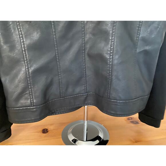Baccini Jacket Faux Leather Hoodie with soft knit sleeves and hood Size Large - Picture 4 of 10